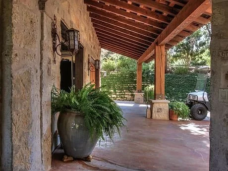 residential-architect-austin-stone-patio.jpg