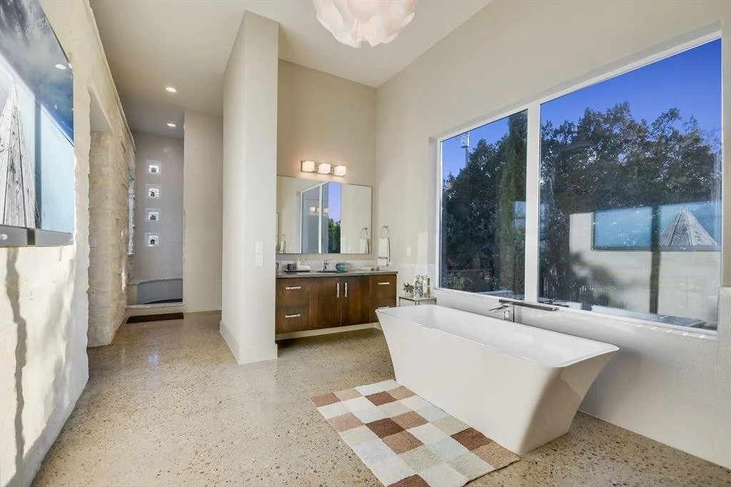 serendipity-residence-free-standing-bathtub.jpg