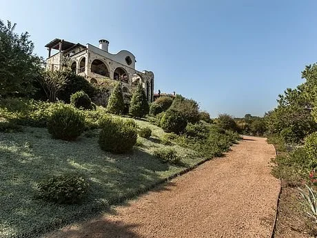 luxury-home-architect-austin-hillside.jpg
