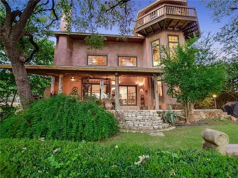 texas-hill-country-luxury-home-rustic-tower.webp