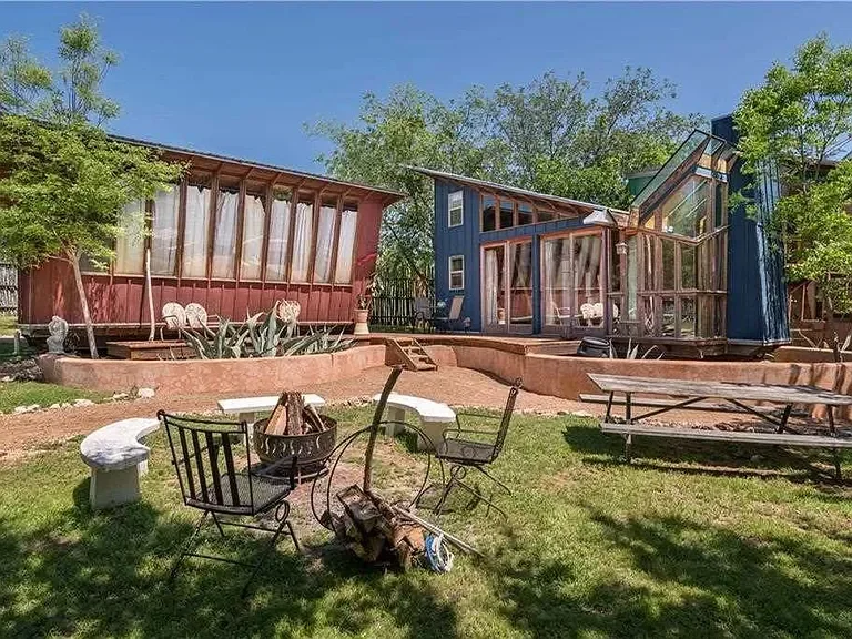 austin-texas-hill-country-modern-glass-cabin.webp