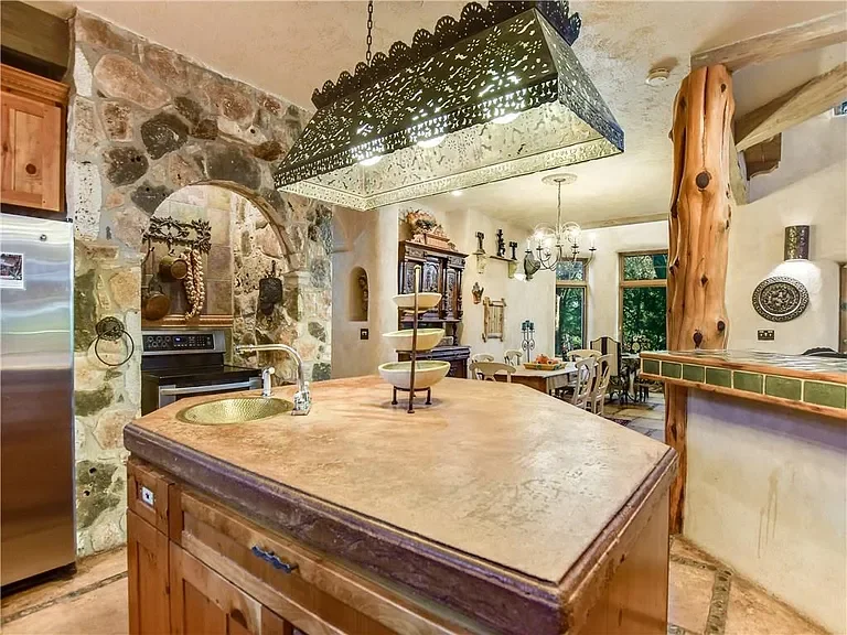 spicewood-texas-hill-country-kitchen-rustic-island.webp