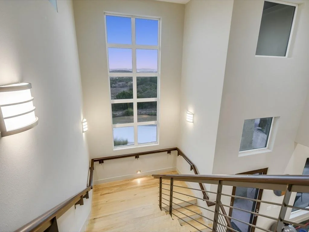 serendipity-residence-modern-staircase-window.jpg