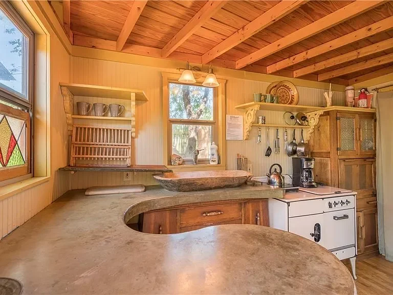 spicewood-texas-hill-country-kitchen-rustic-counter.webp