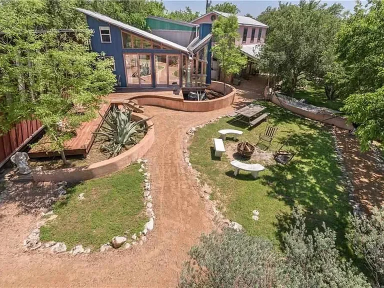 austin-hill-country-modern-backyard-patio.webp