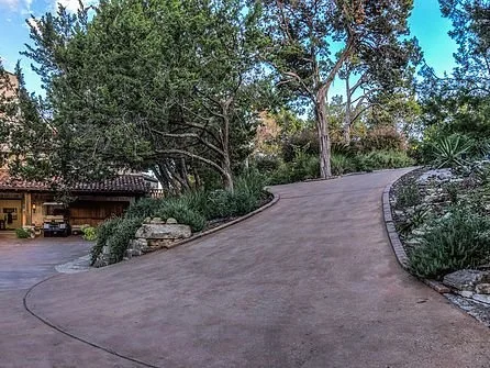 driveway-custom-home-austin.jpg