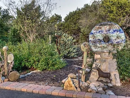 custom-home-architect-austin-garden-sculptures.jpg