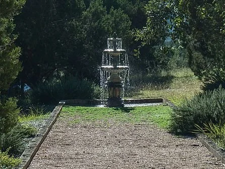 fountain-water-feature-austin-garden.jpg