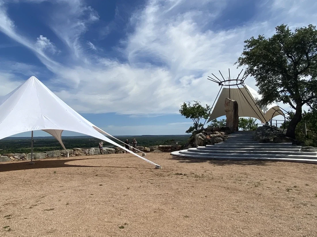 hozhoni-on-the-hill-luxury-wedding-venue-01.webp