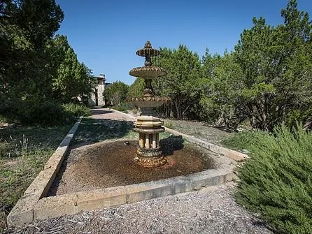 fountain-stone-garden-austin.jpg