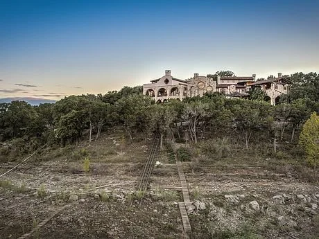 luxury-home-hilltop-austin.jpg