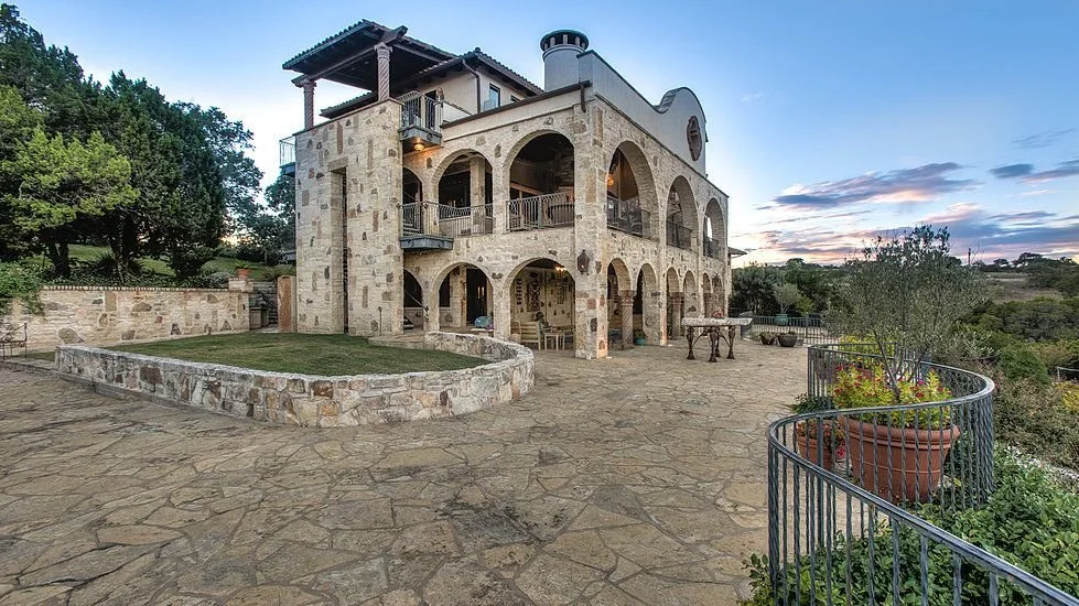 custom-home-architect-austin-stone-facade.jpg