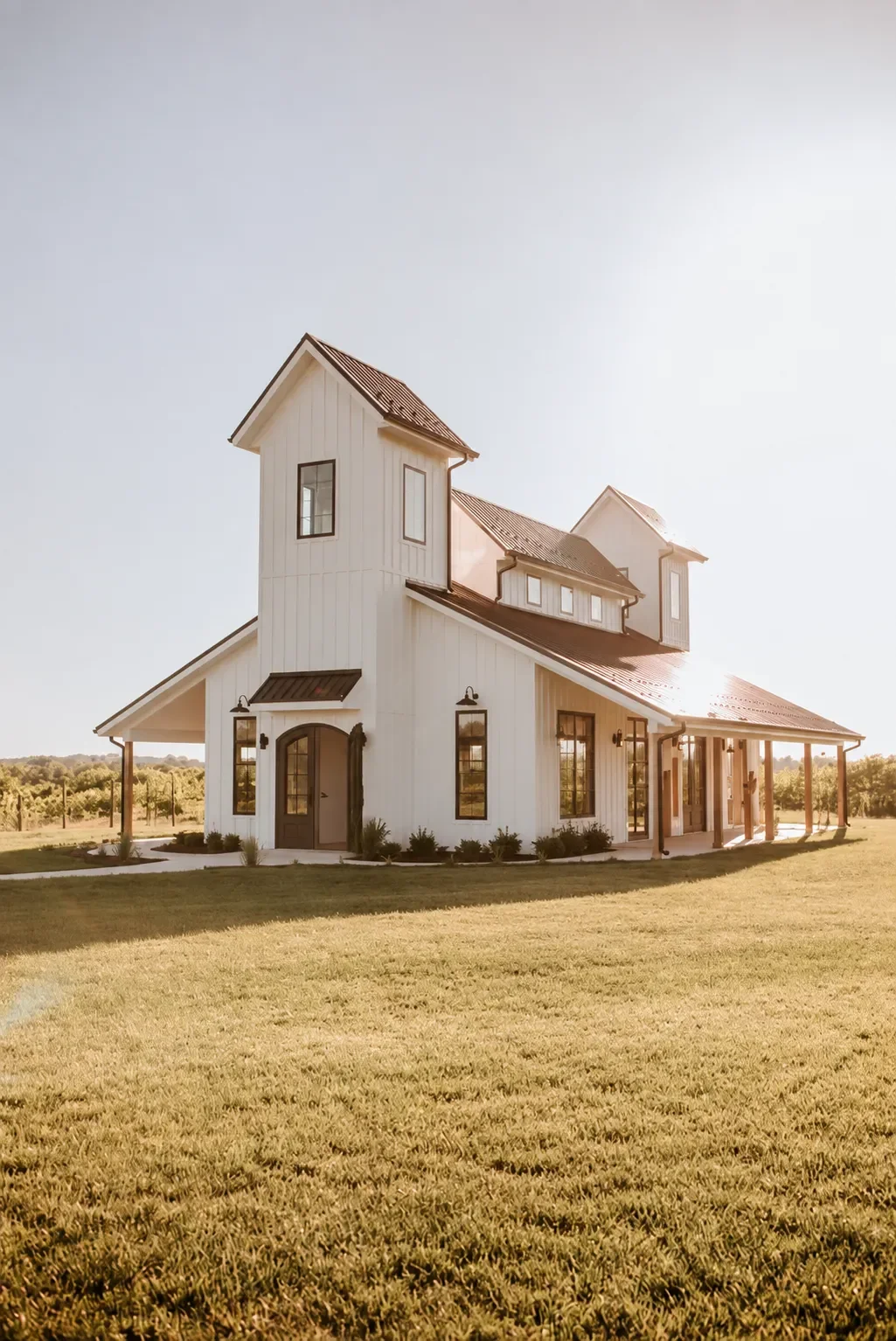 the-brim-kansas-city-chapel-vertical-siding-gable-roof-01.webp
