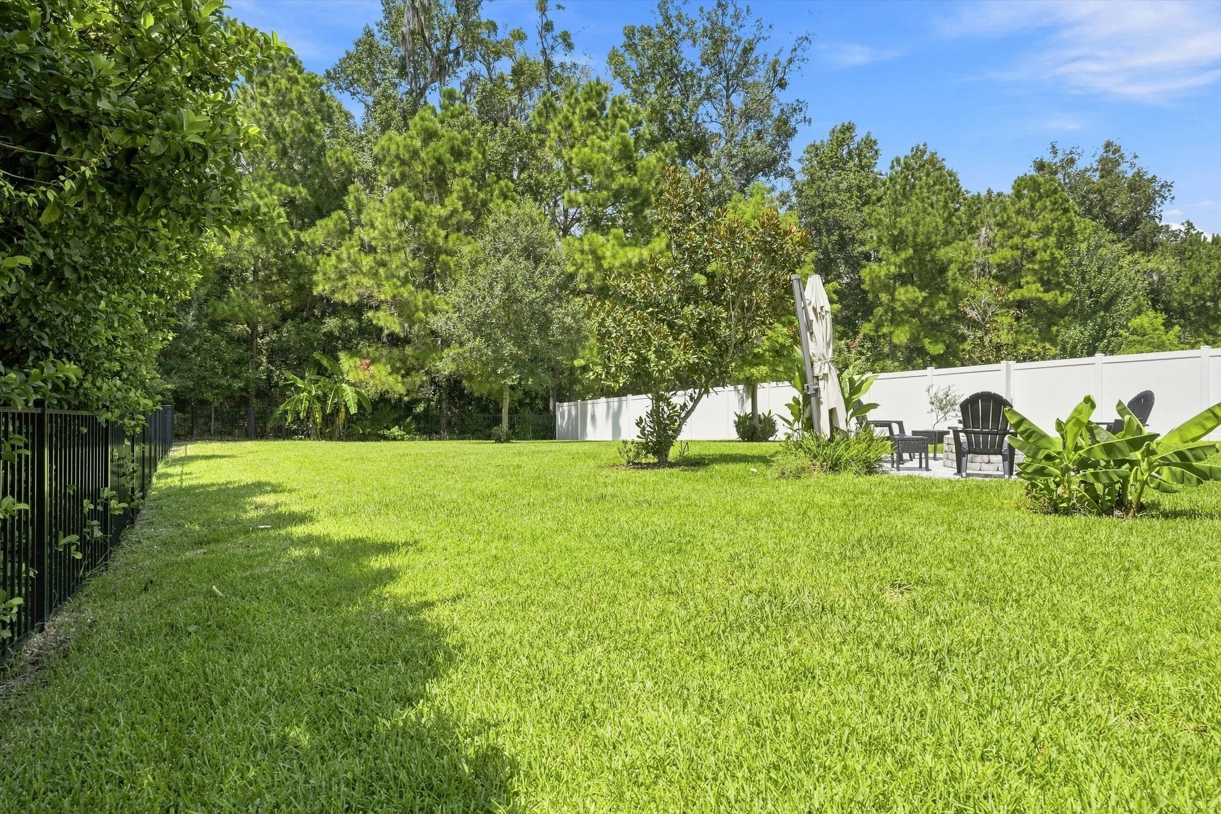 39-Backyard.jpg