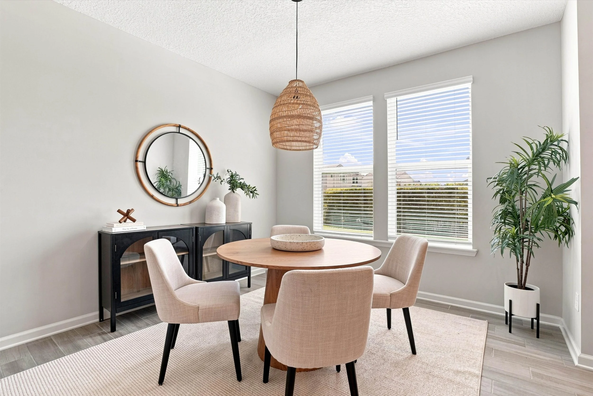 13-Dining Area.jpg