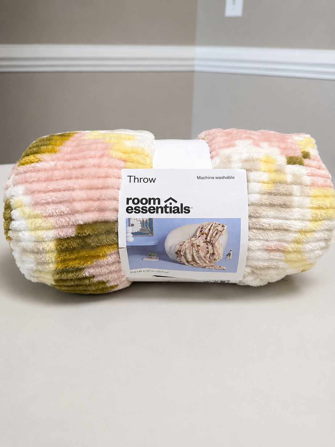 Room Essentials Throw Blanket