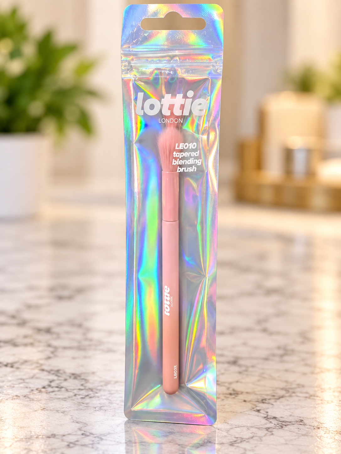 Lottie London LE010 Tapered Blending Brush