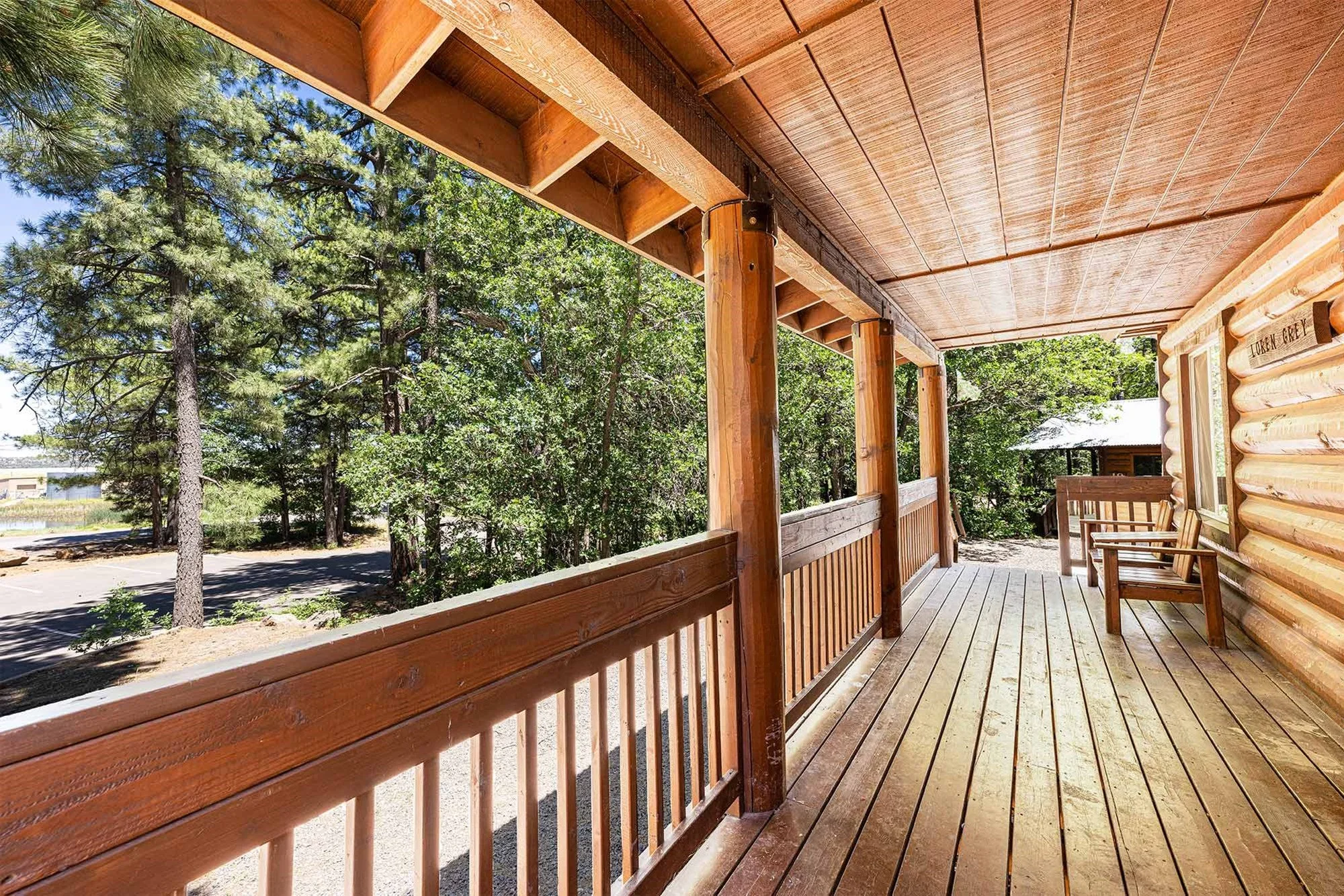 buffalo-ridge-lodge-porch-mormon-lake-2000x.jpg