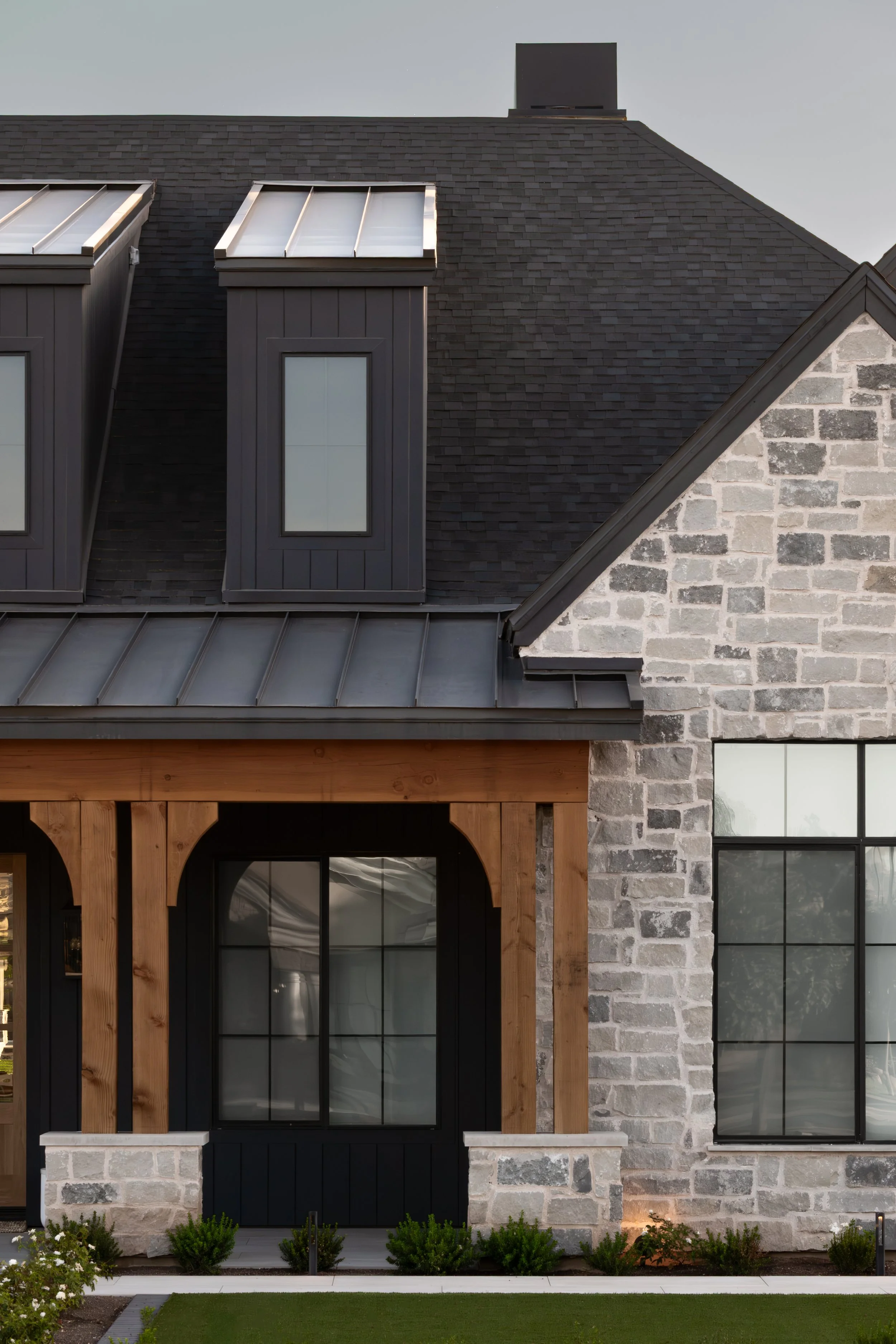 Wren house designs custom Queen Creek home with architect grady olson.