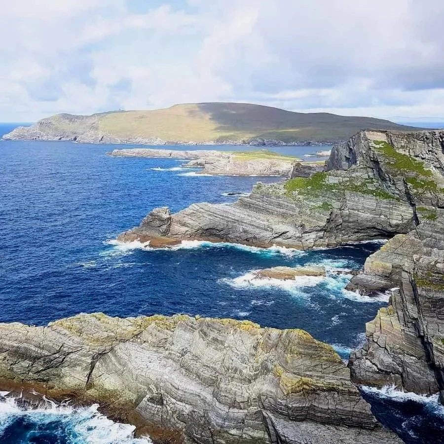 Private Ring of Kerry tour along rugged coastal cliffs overlooking the Atlantic Ocean in County Kerry
