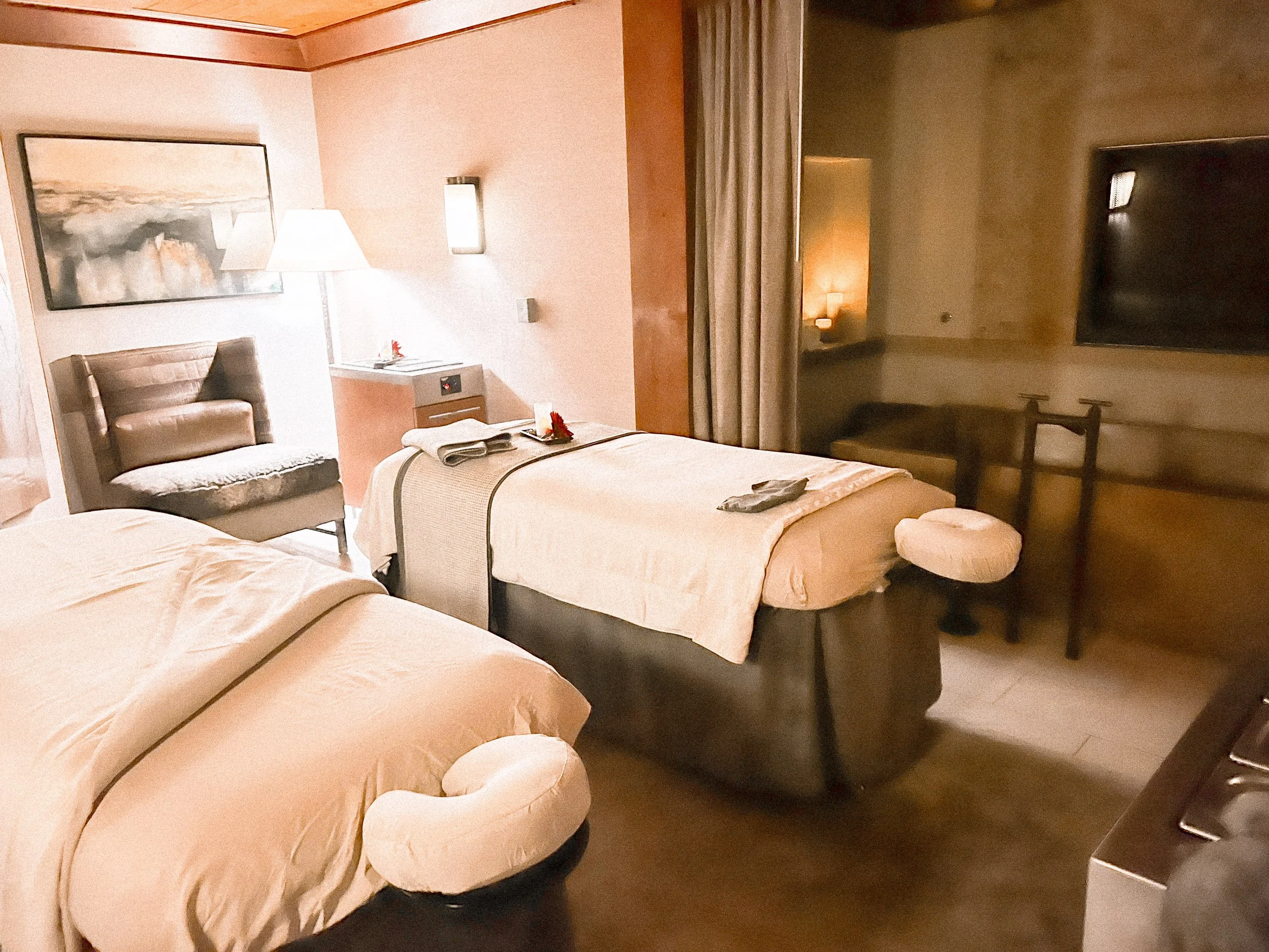 6 Wellness Lodge at Vail Couple Massage 2022.jpg