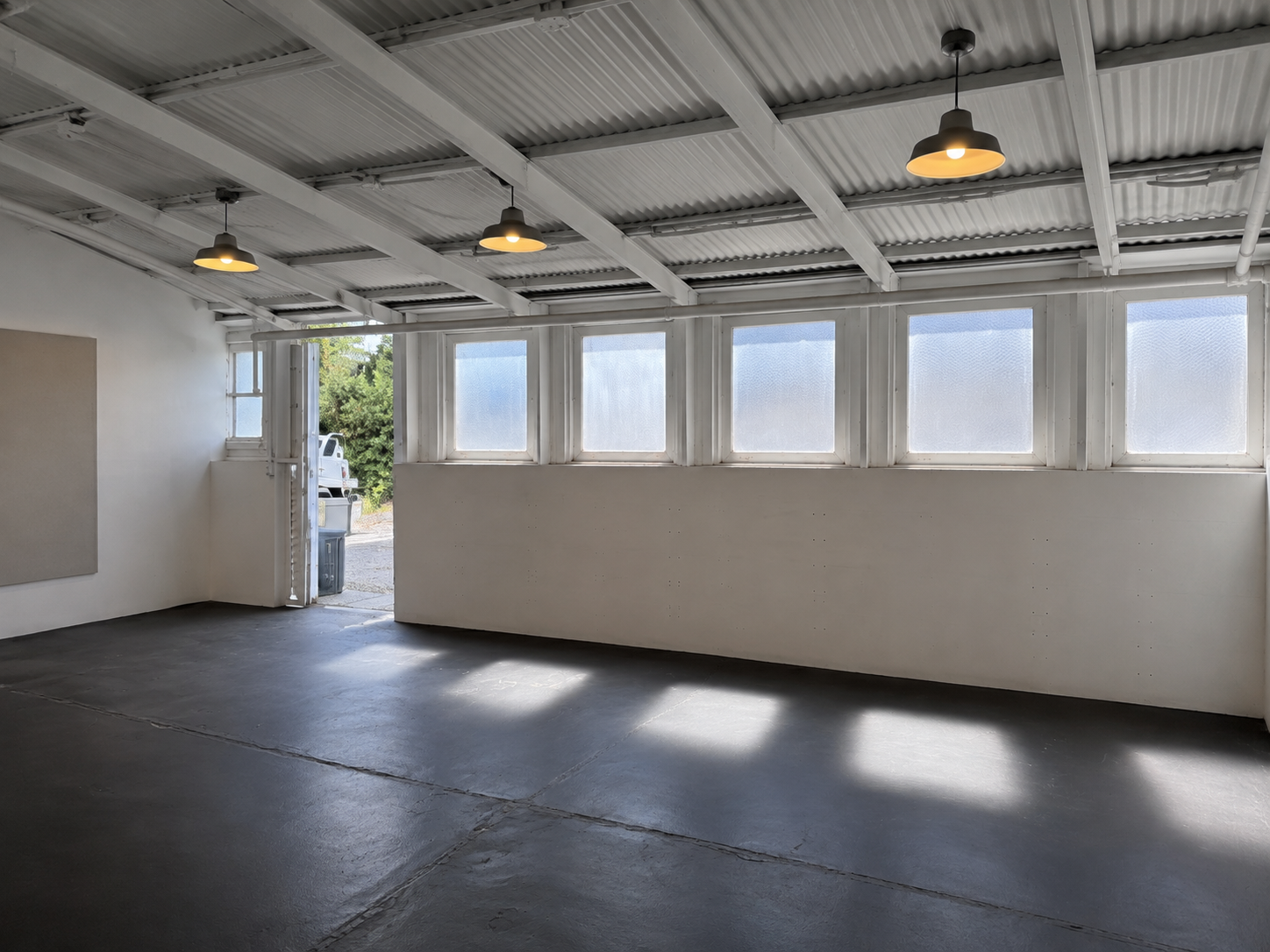 1810 Sunlit Studio no tables.png