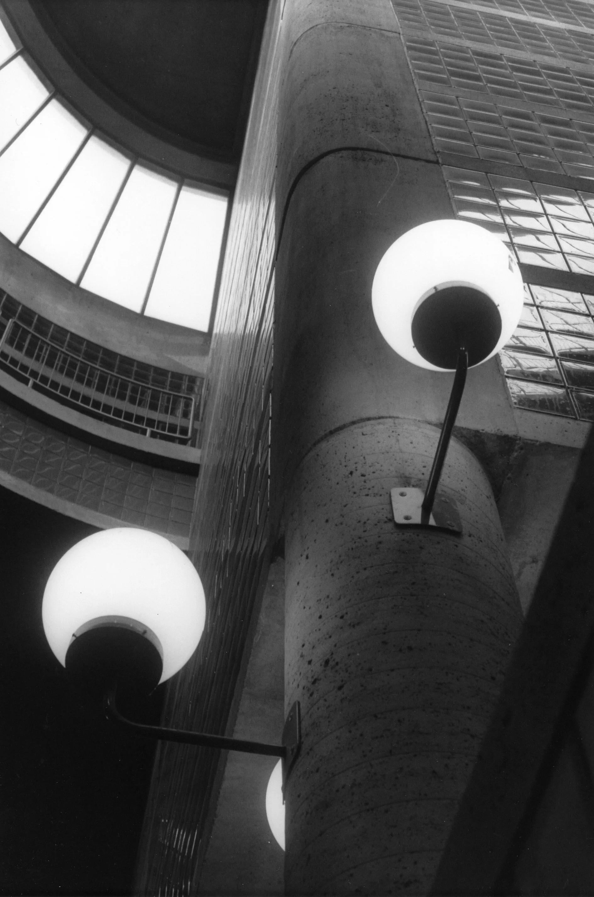 MTL - Subway - Lights.jpg