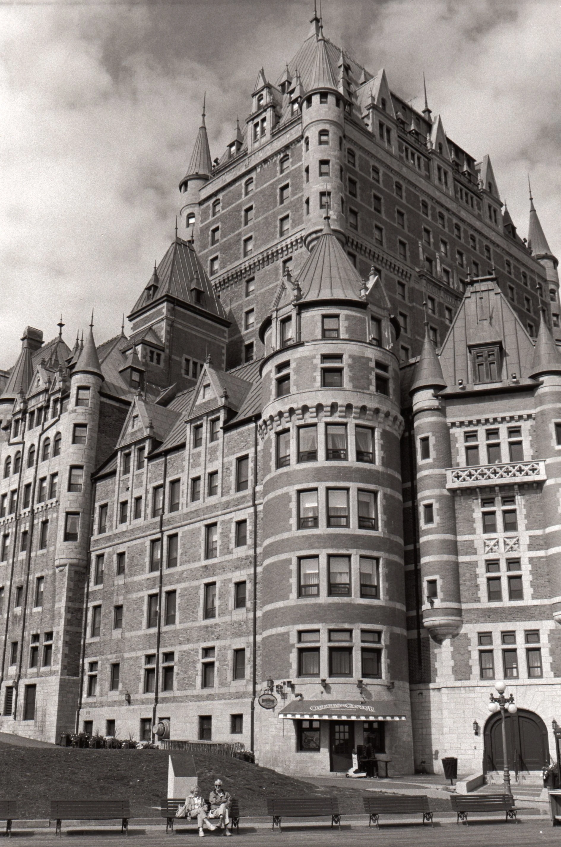 QC - Chateau Frotenac.jpg