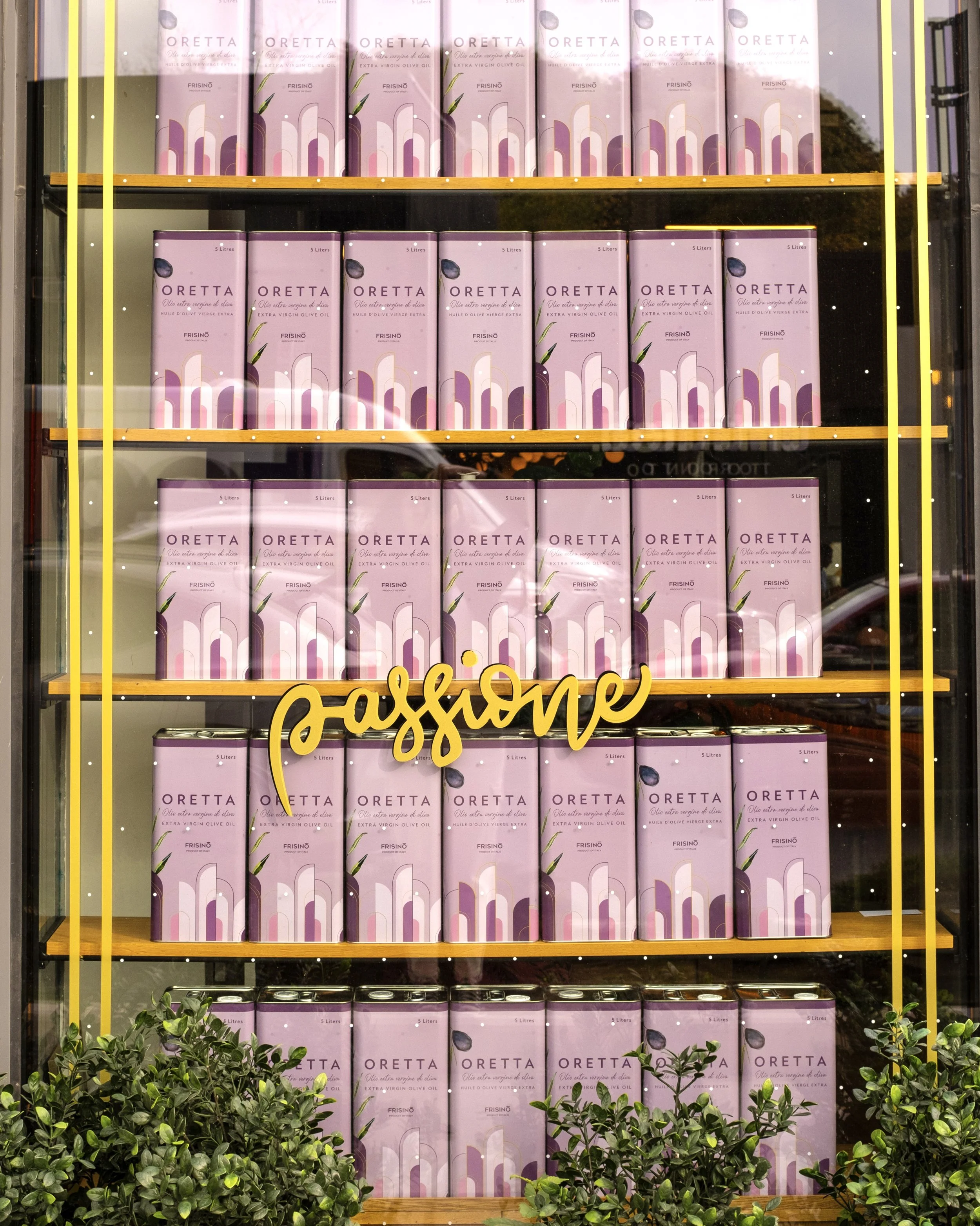 Packaging design - Window display (vinyl) - Custom hand-lettering - Branding