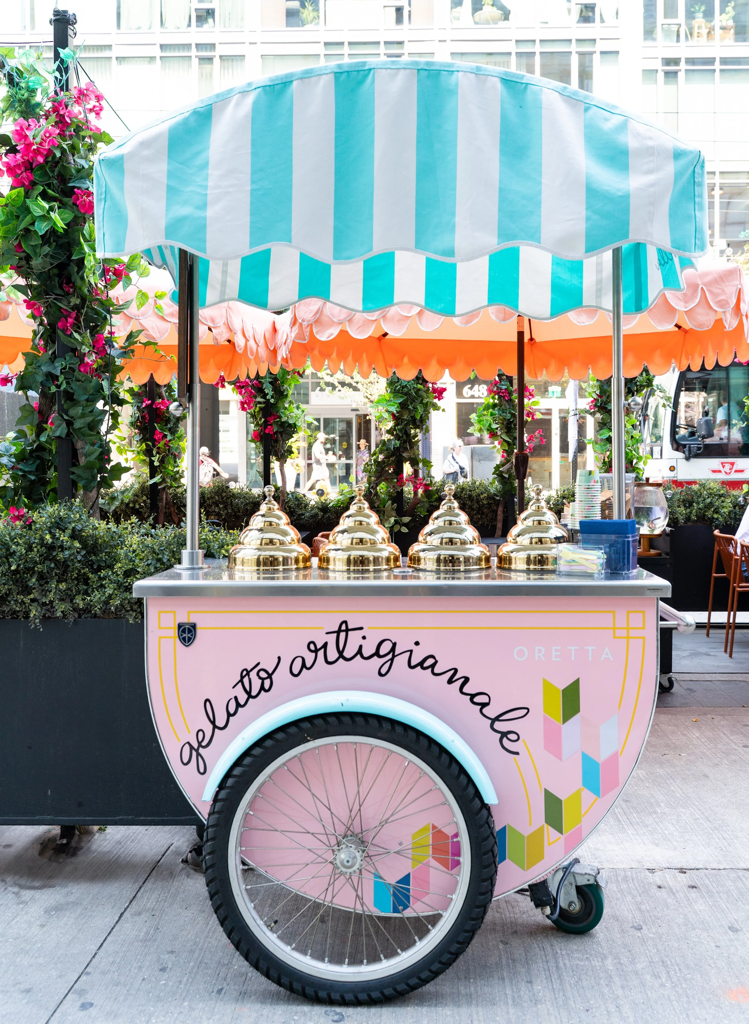 Small gelato cart design - Custom hand-lettering - Branding