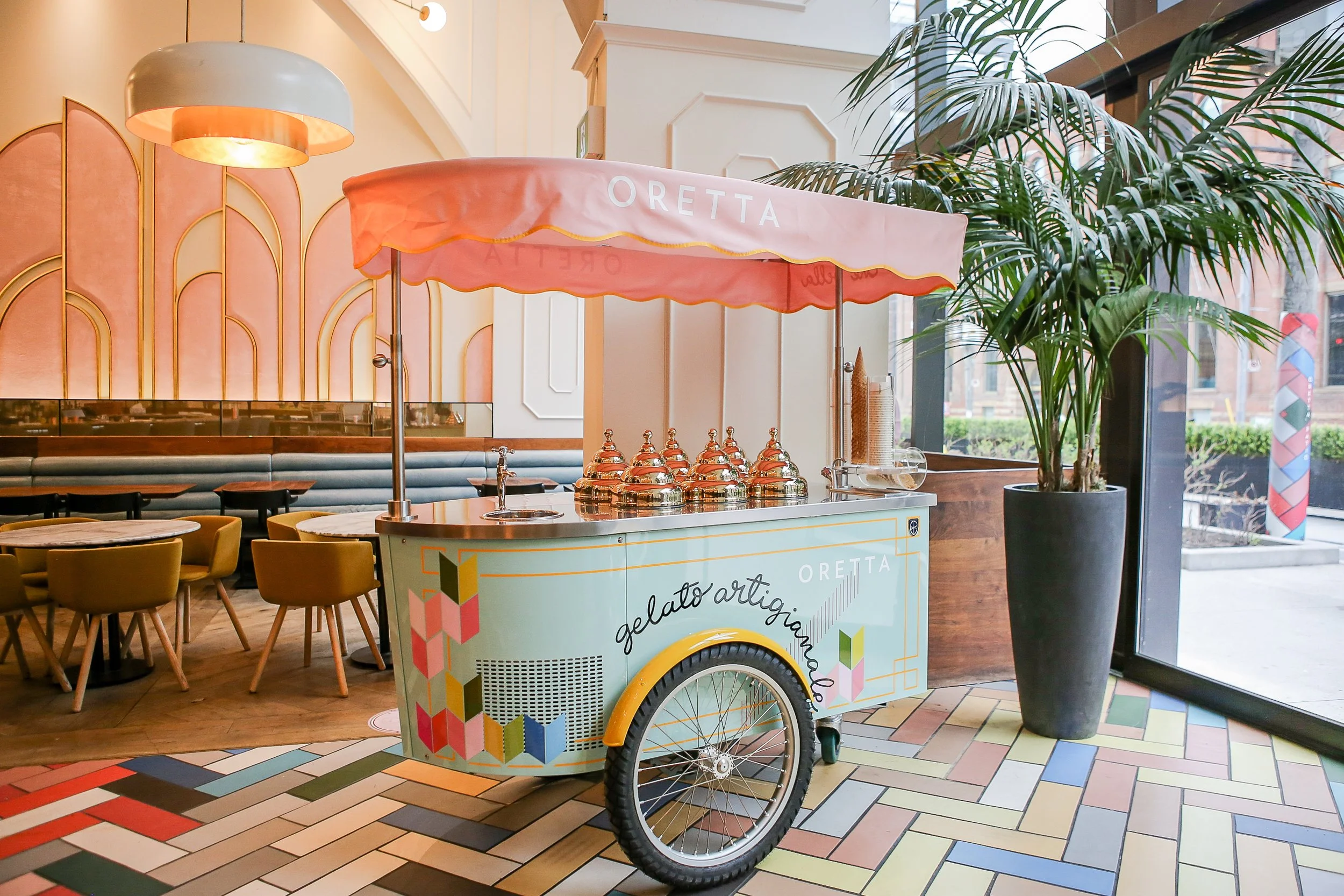 Large gelato cart design - Branding