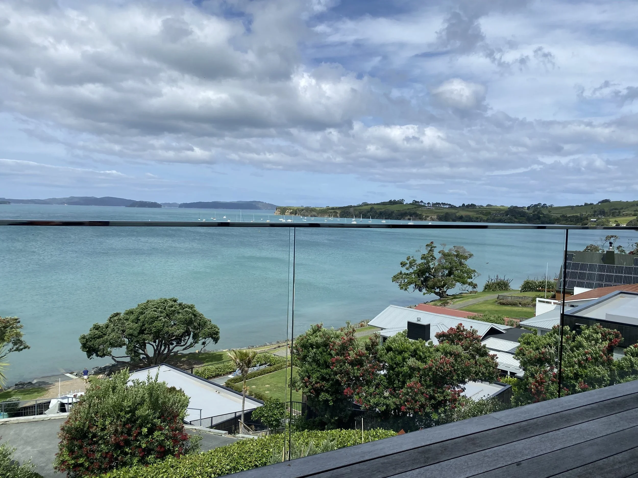 Algies Bay, Mahurangi East