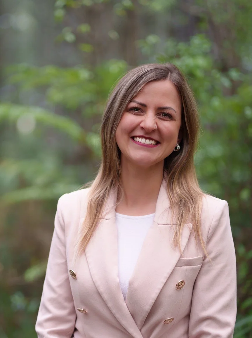 Annika Schenzer, Clinical Hypnotherapist