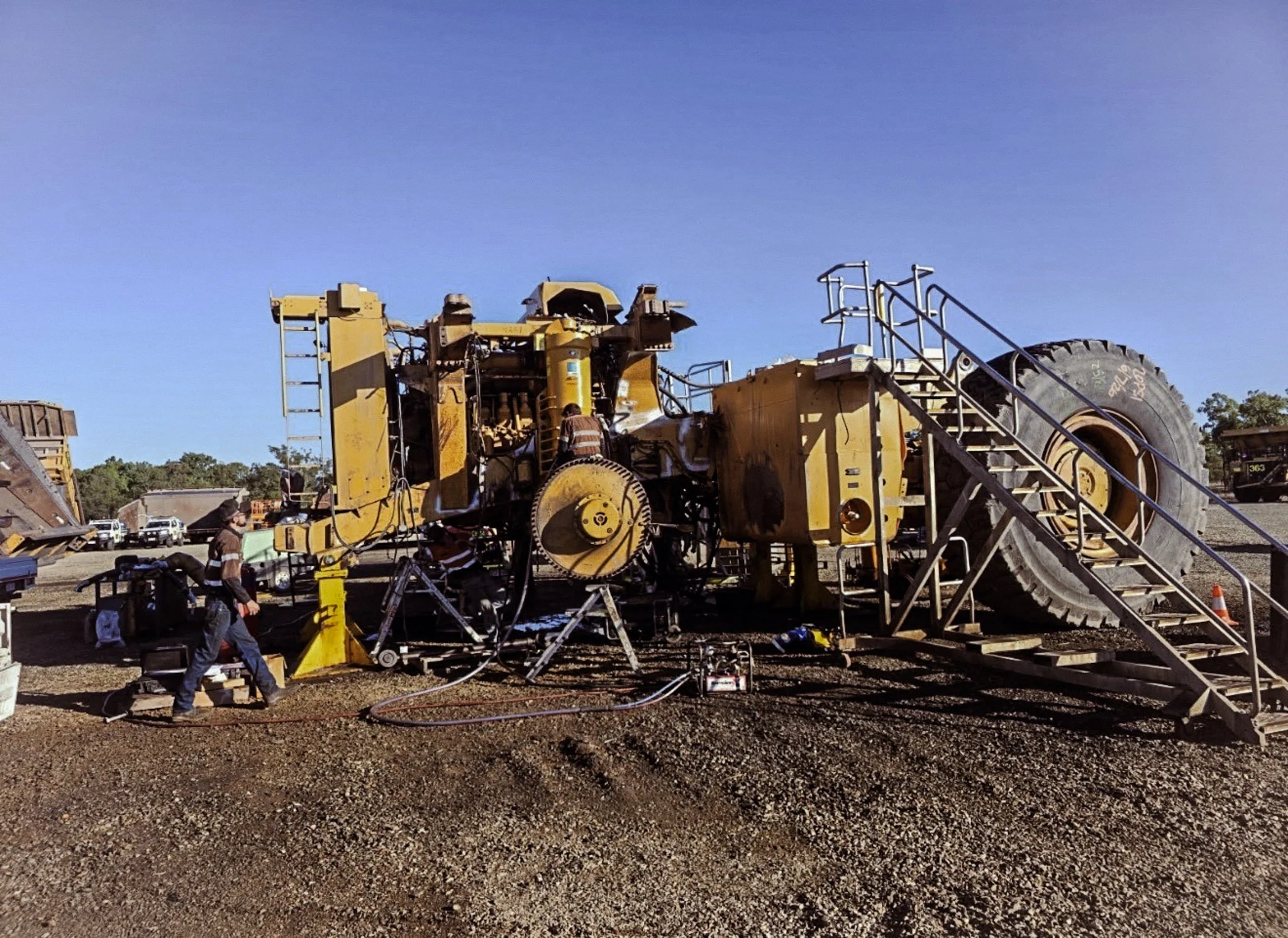 CWS Heavy Maintenance Repairs crew carrying out on-site repairs on mining plant in the Bowen Basin