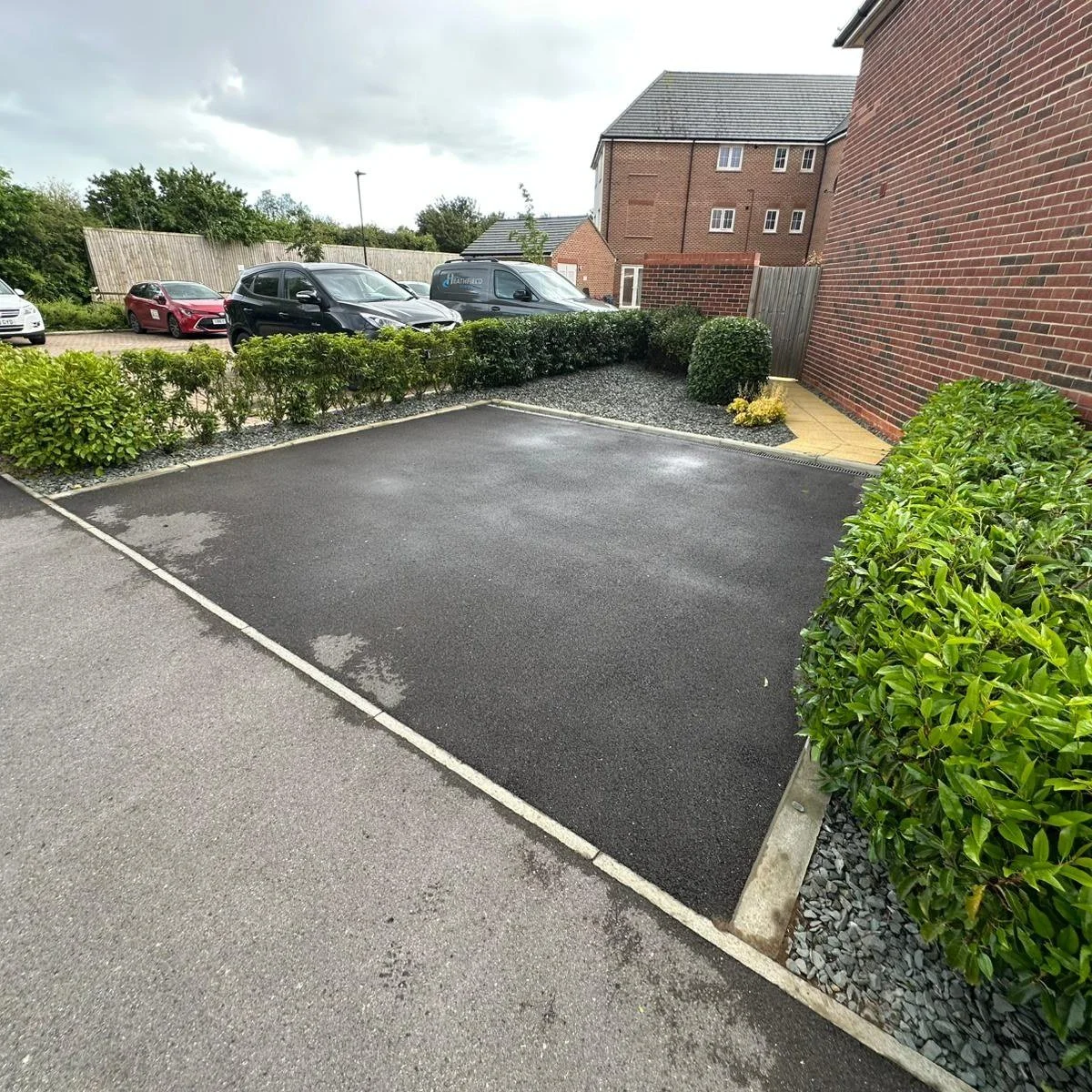 Hedge cutting completed and gardens brought back under control.

Regular maintenance makes a huge difference and helps keep gardens looking tidy throughout the year.

#HedgeCutting #GardenMaintenance #GardeningServices #GardenCare #LandscapingUK #Gar