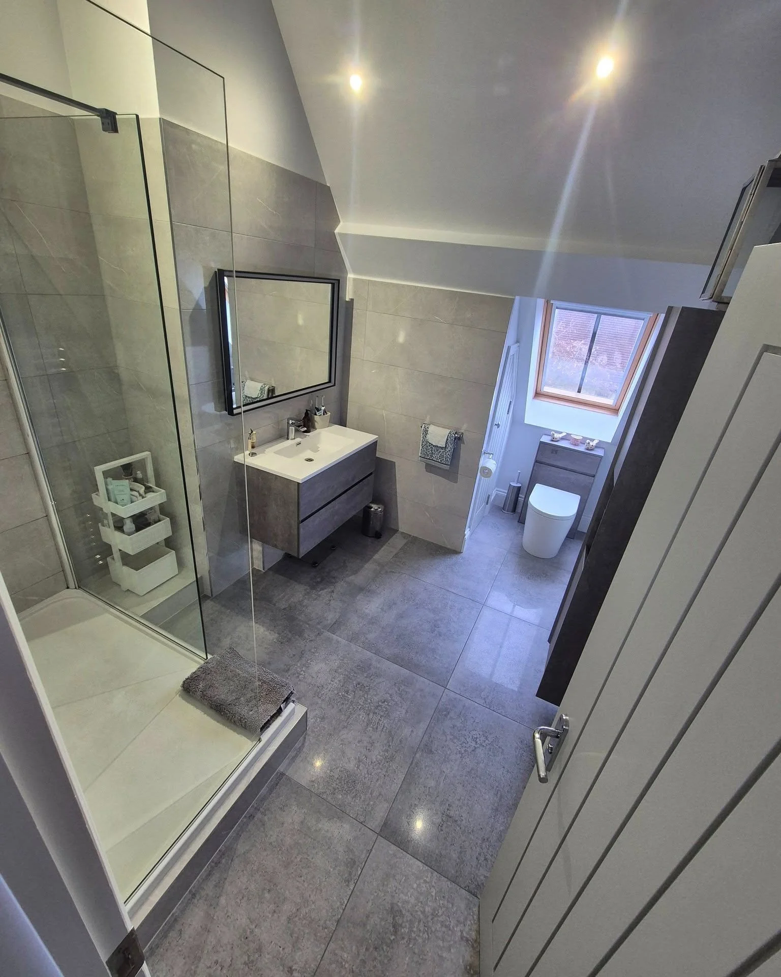 Weekly cleaning spaces available in and around Midhurst.

Reliable, thorough cleaning to help keep your home clean and maintained week to week.

If you've been thinking about getting some help around the house, drop us a message.

#WeeklyCleaning #Cl