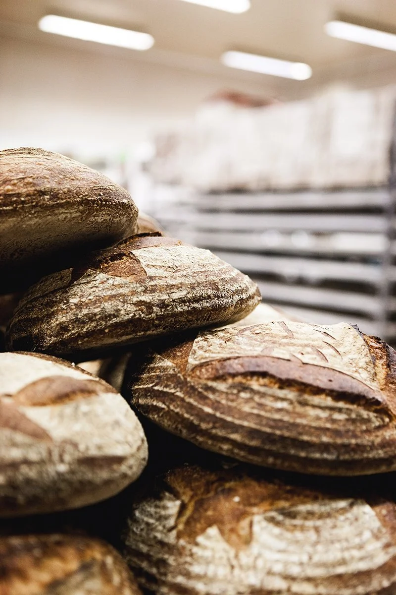 Close-up van gestapeld brood