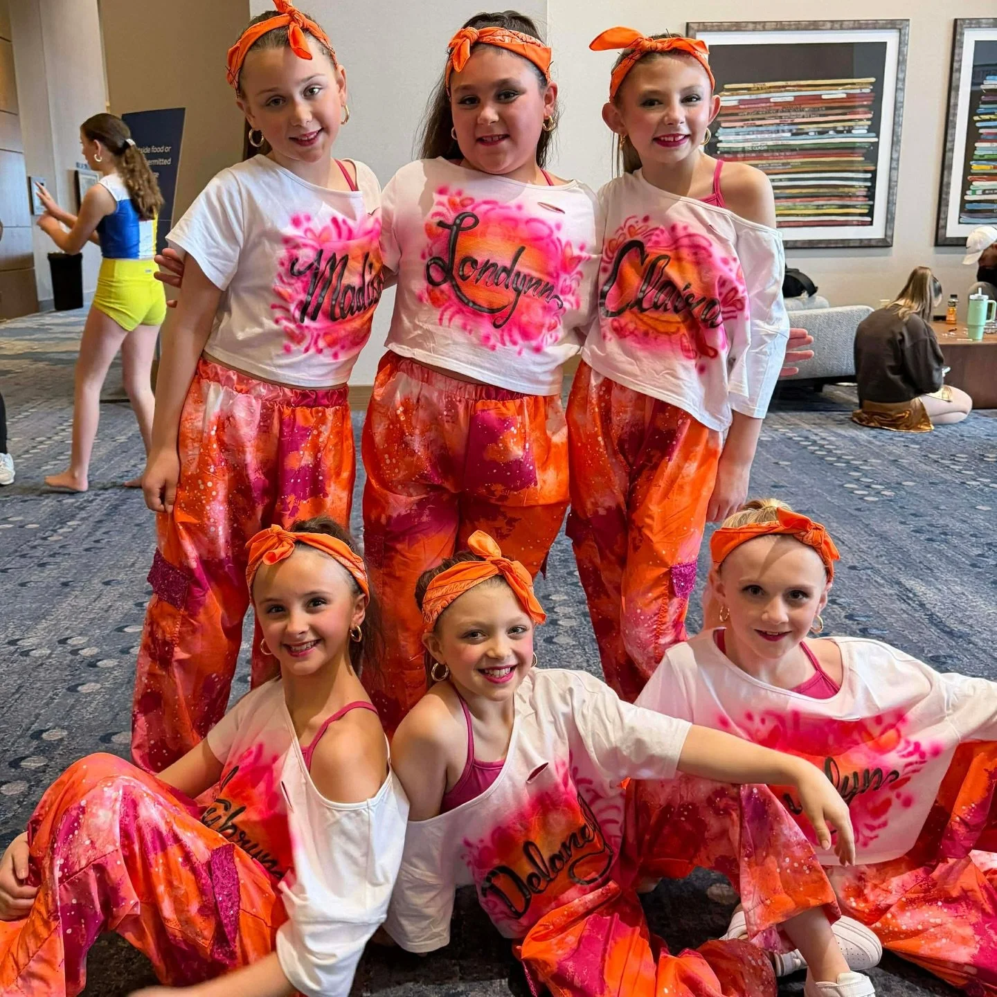 Look at these wonderful dancers!
This dance group got custom crop tops with their names on it for their dance competition! How cool is that?
Thank you so much for letting me be apart of your performance 🥺💕

#airbrush #airbrushshirt #dancecompetitio