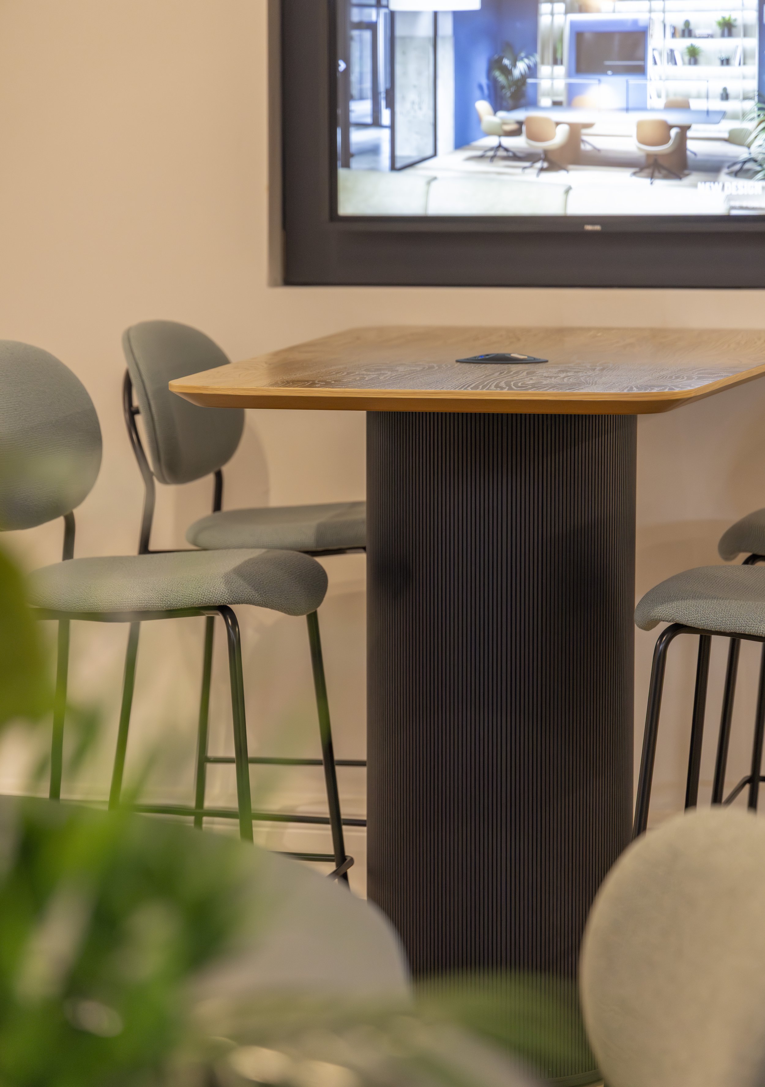 Cara Bar Stools with Basis VC Table_02.jpg