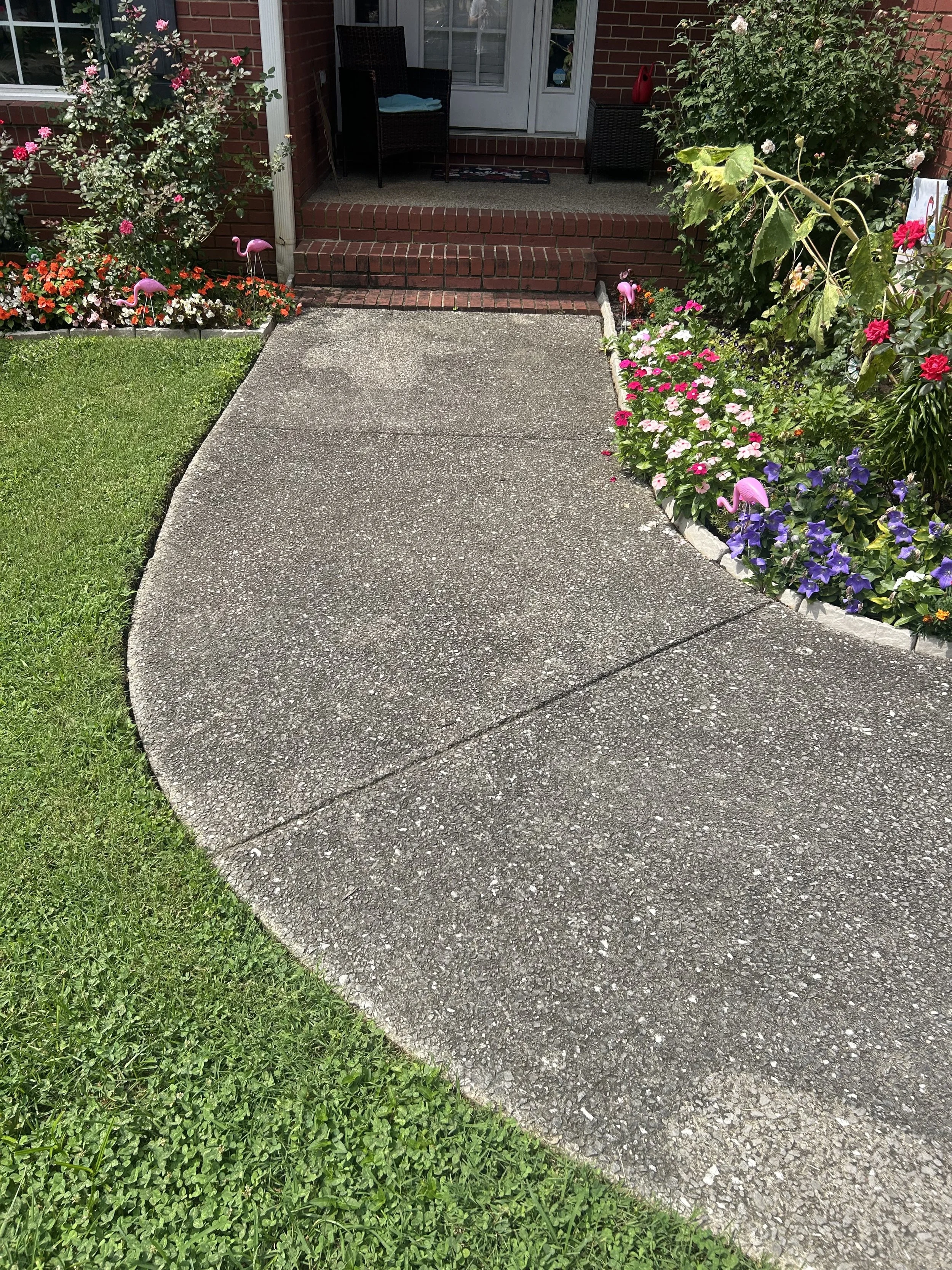 dirty curved sidewalk.jpg