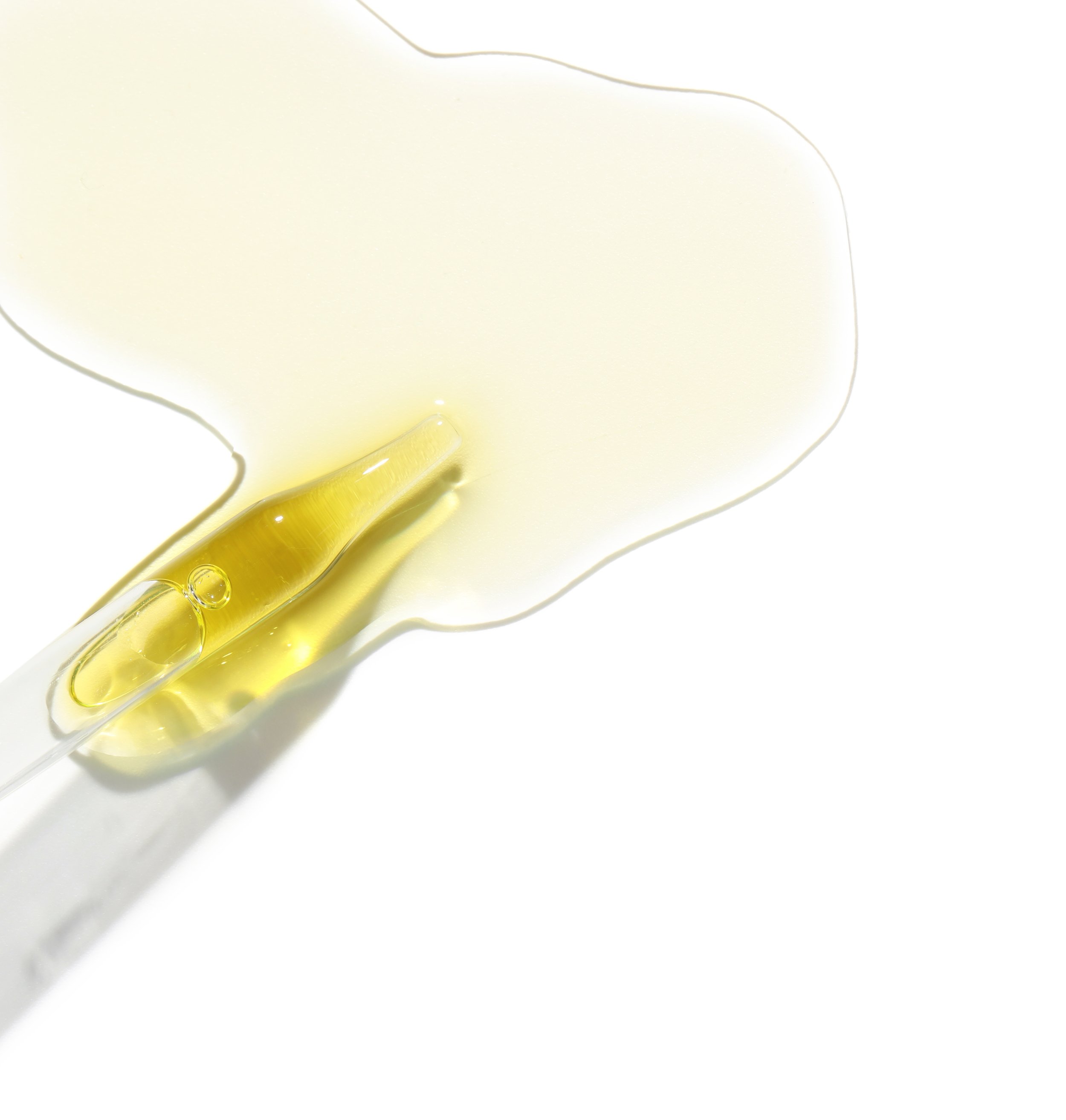 glass-pipette-with-golden-skincare-oil-on-a-white-2026-09-01-00-08-05-utc.jpg