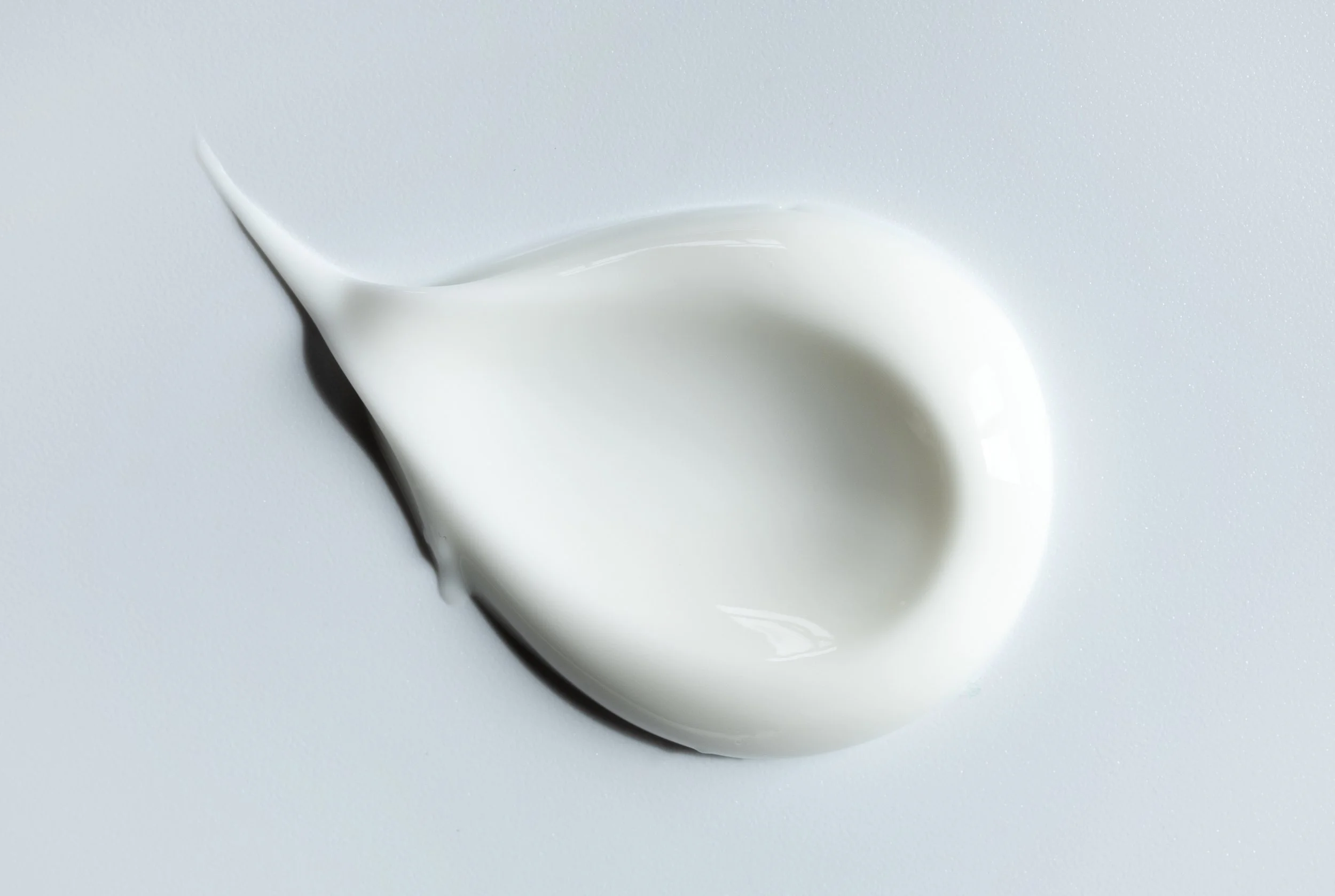 macro-shot-of-smooth-white-cosmetic-cream-swatch-2026-08-31-15-34-08-utc.jpg