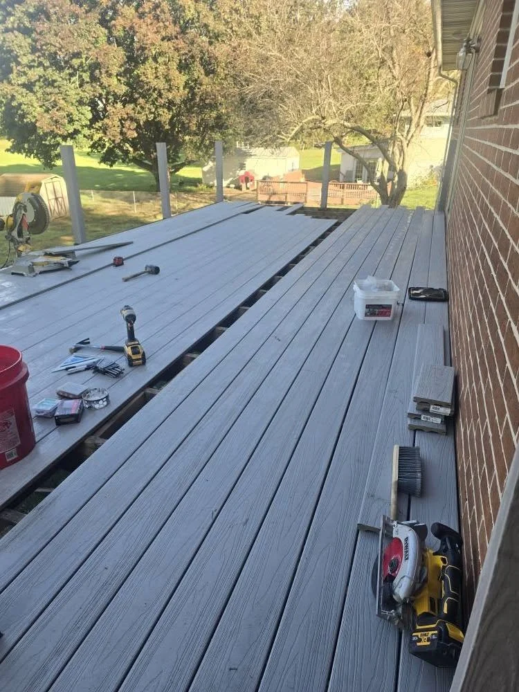 Wood-to-composite deck - Decking installation