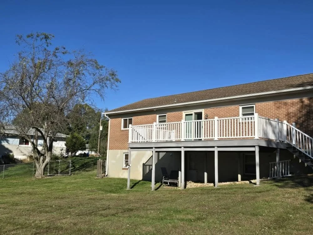 Wood-to-composite deck - Finished