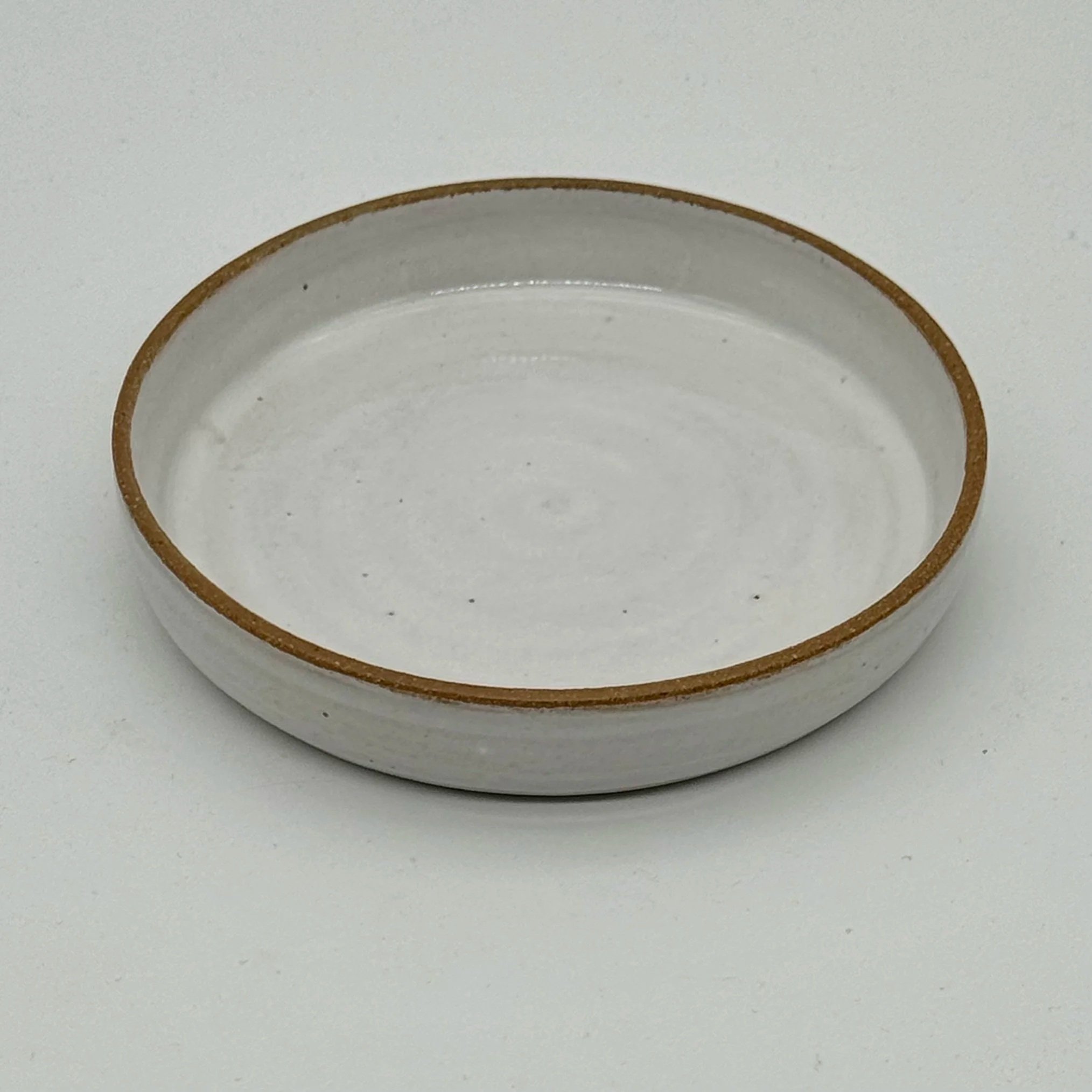 small+plate+raw+rim+white+close+up.jpg