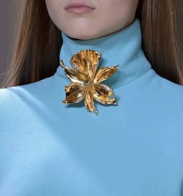 STYLE NOTE | Make Room for the Brooch