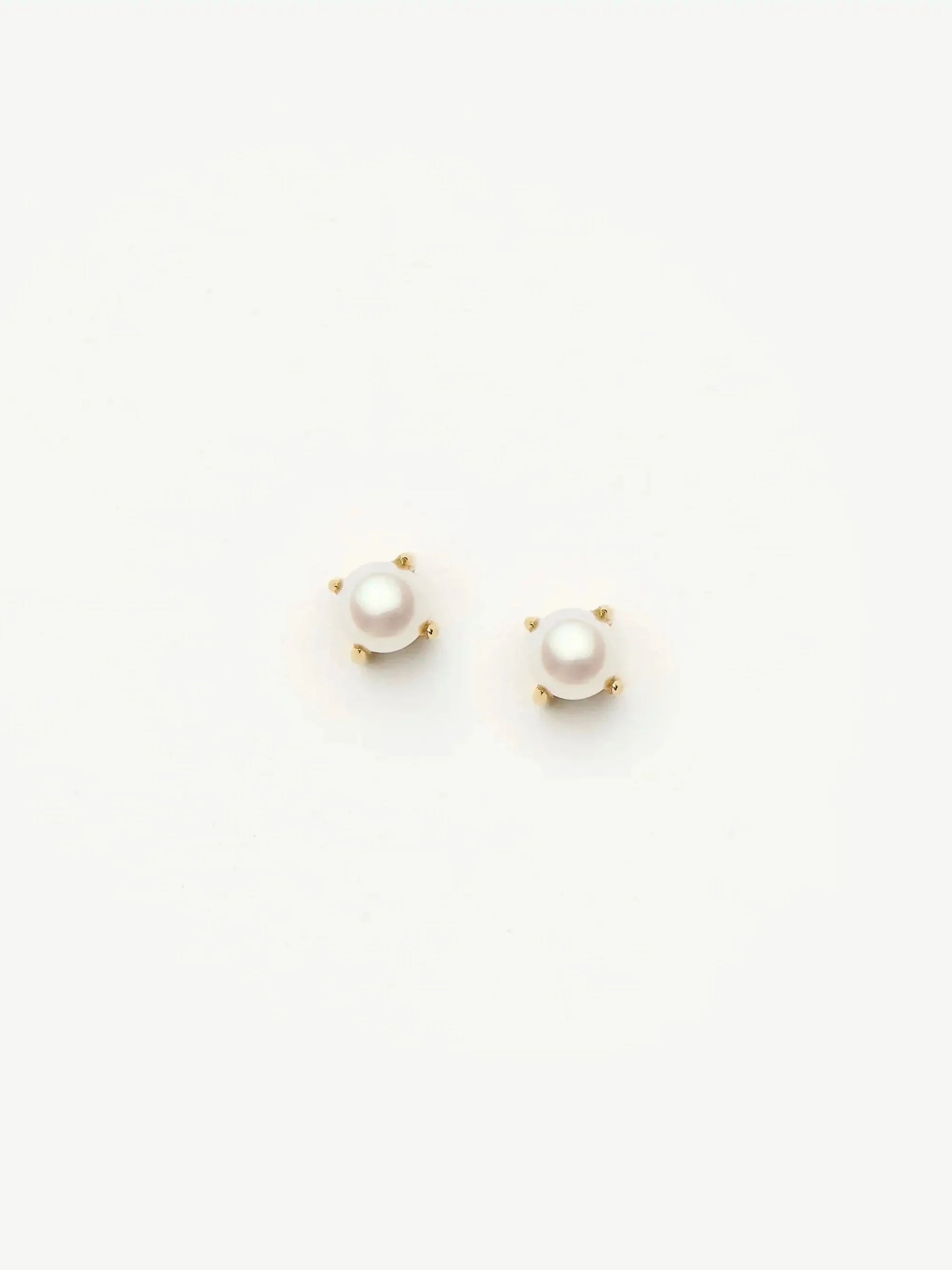 MISSOMA - Classic Pearl Stud Earrings