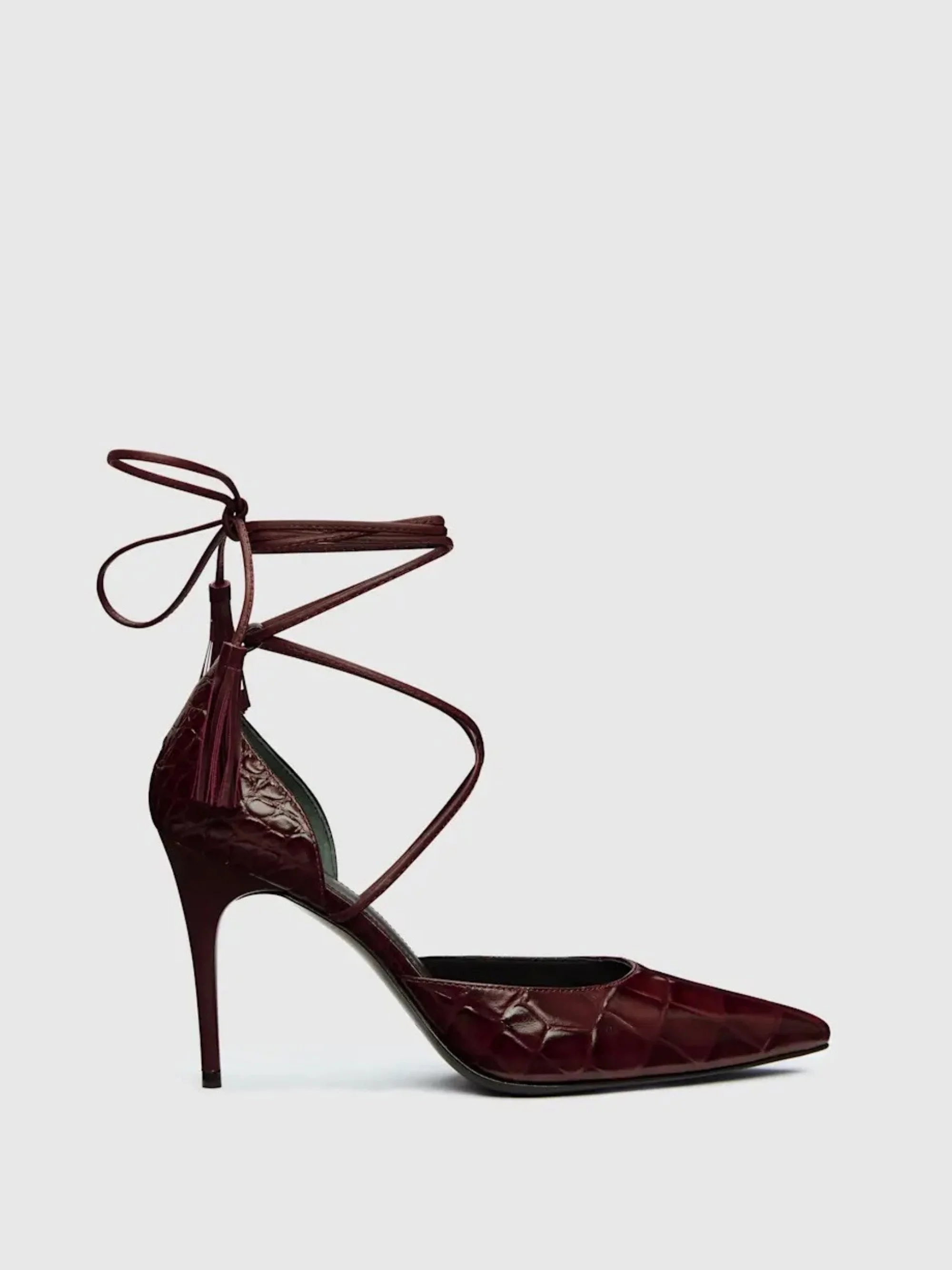REFORMATION - Julia Tassel Pump