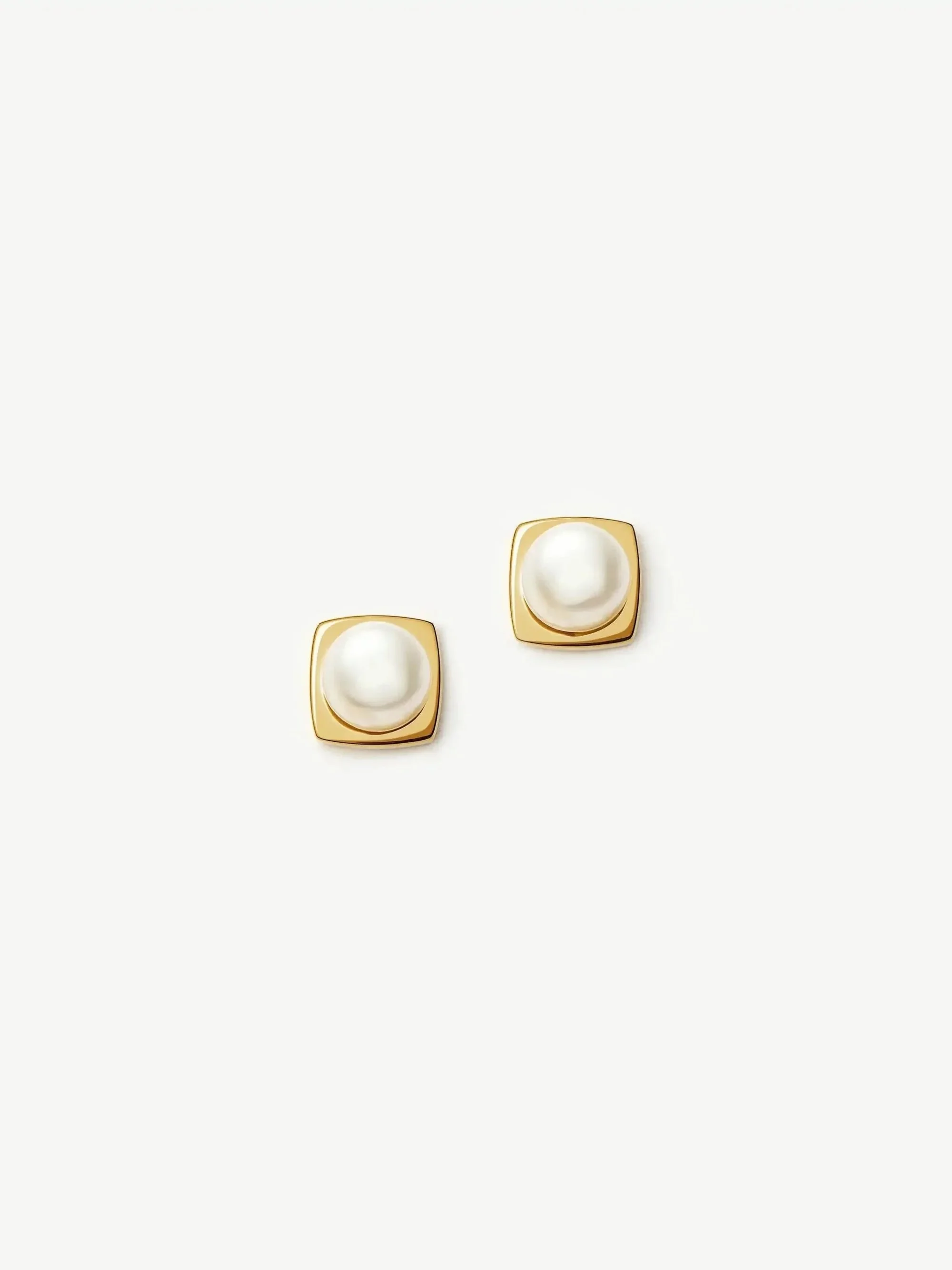 MISSOMA - Button Pearl Square Stud Earrings