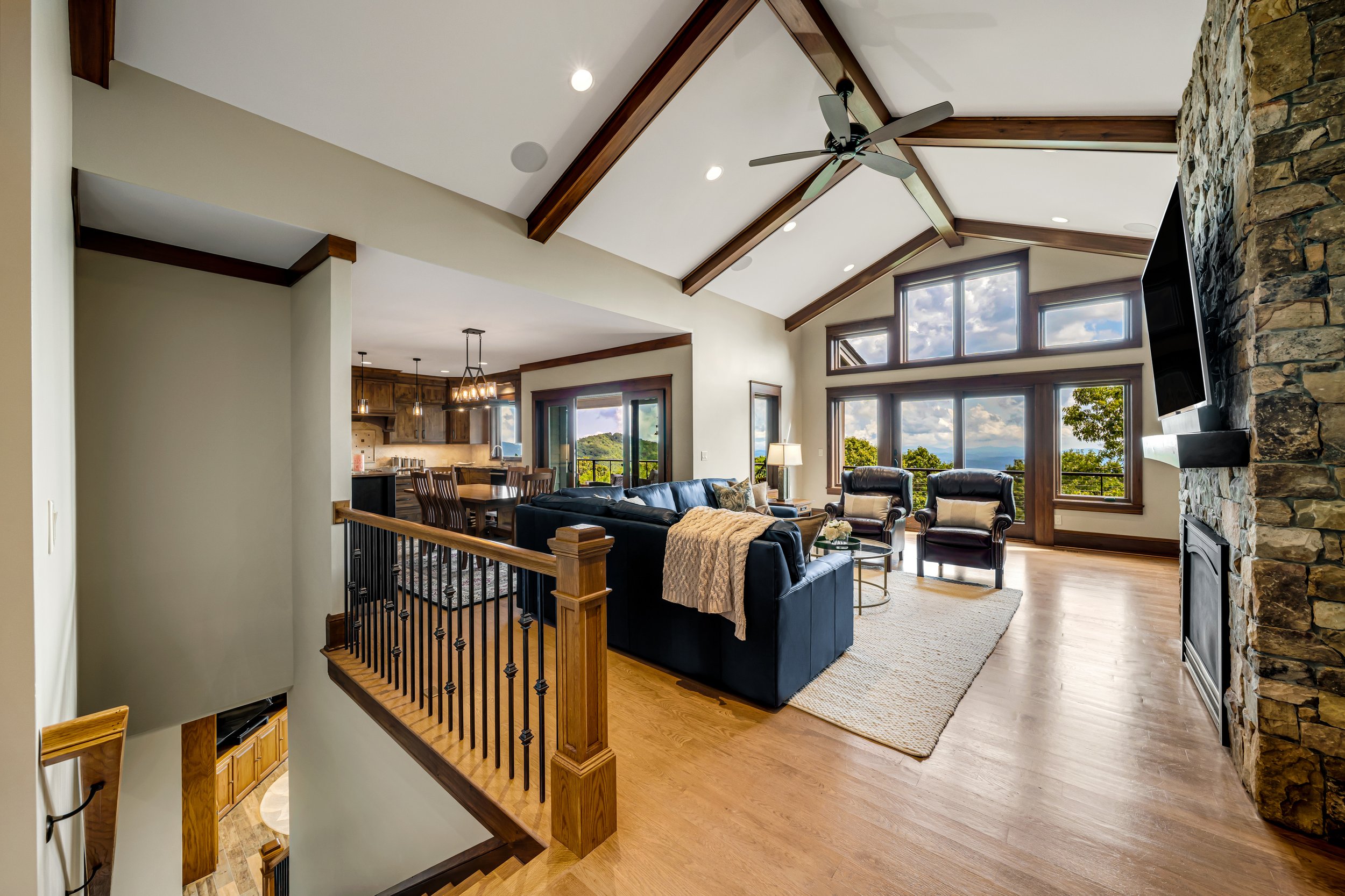17 - 320 Summerset Drive - Real Estate Photography - MLS Size - Skywalker Air.jpg